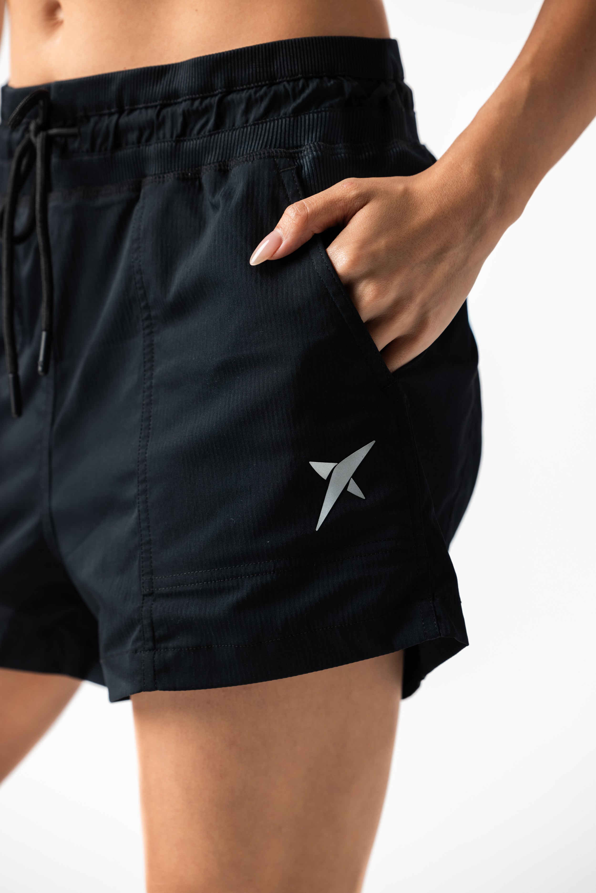 drop-shot-flight-tight-shorts-donna image 3