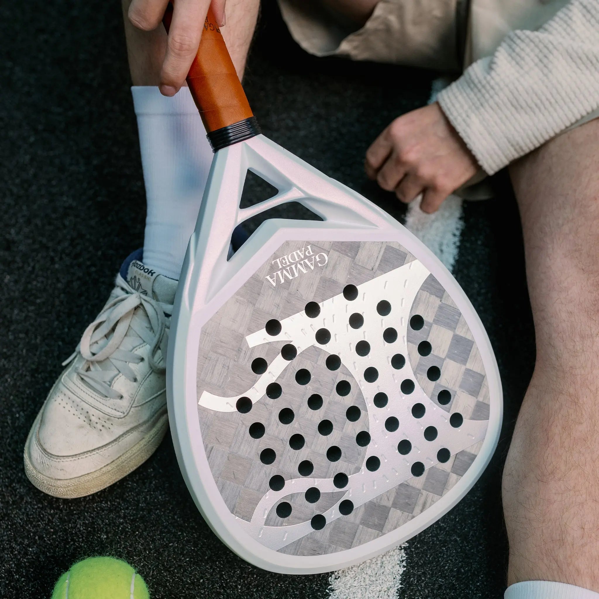 gamma-sterling-padel-racquet-18k-carbon-teardrop image 7